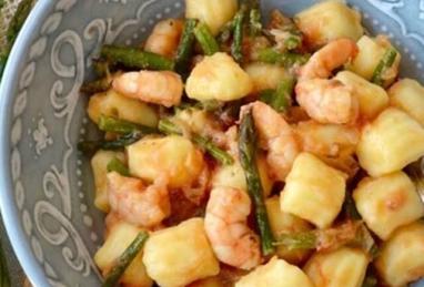 Potato Gnocchi with Asparagus and Shrimps Photo 1