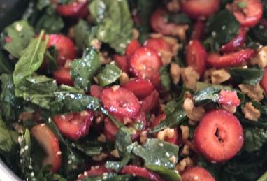 Spinach and Strawberry Salad Photo 1