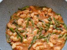 Potato Gnocchi with Asparagus and Shrimps Photo 11