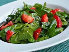 Spinach and Strawberry Salad Photo 3