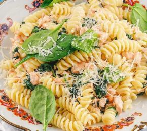 Salmon and Spinach Pasta Photo