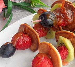 Mini Pancakes with Berries and Salt Caramel Photo