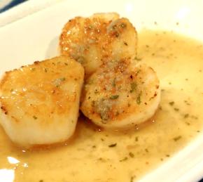 Sous Vide Scallops with Garlic and Lemon Butter Photo